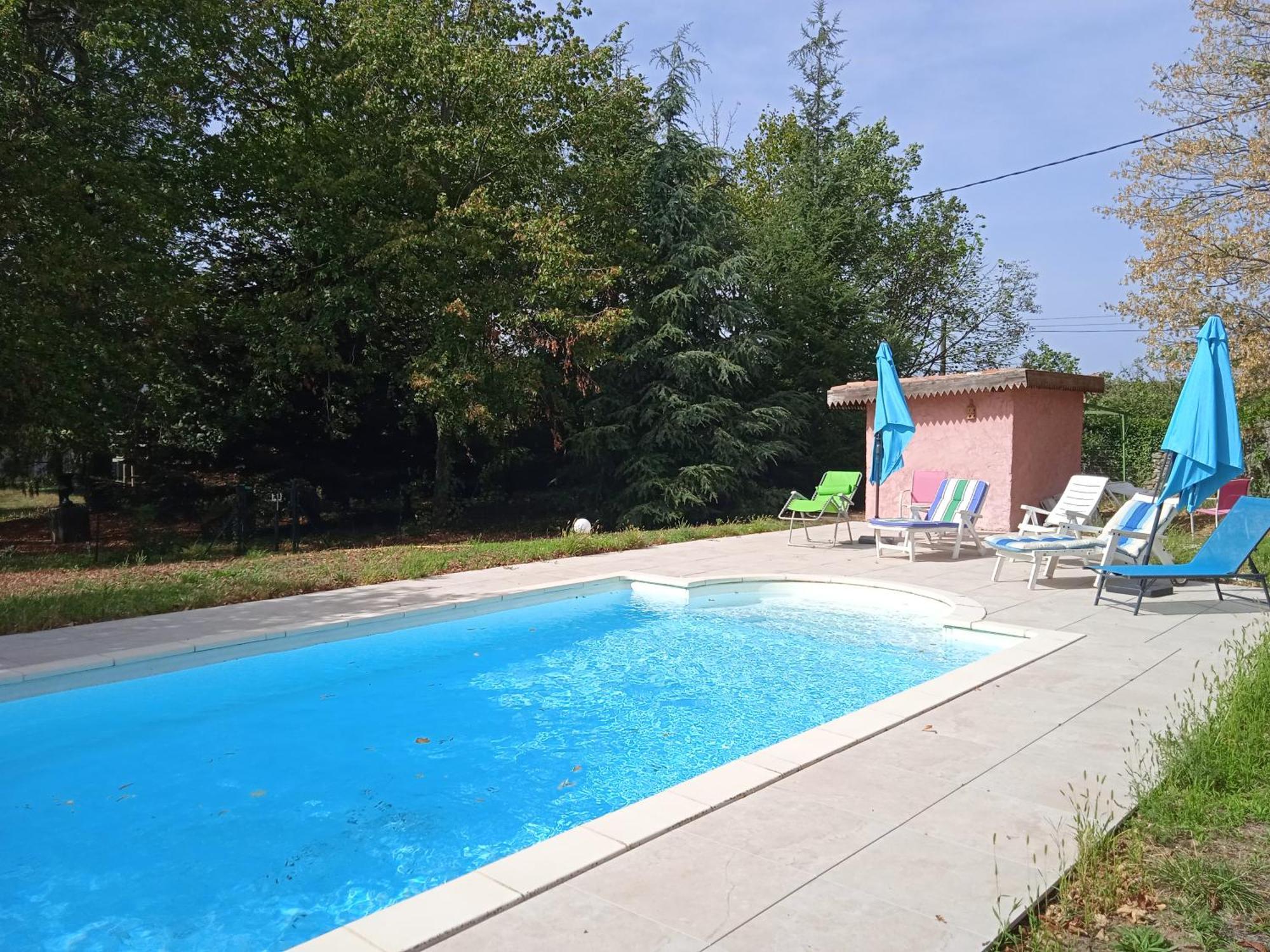 Maison Calme Avec Piscine Entouree De Son Parc Quintenas Exterior photo